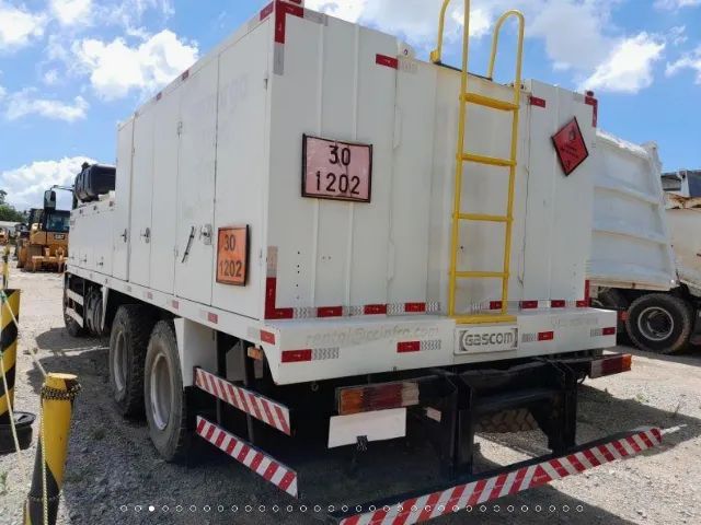 Caminhão MB2729 com comboio de lubrificação Gascom de 8 mil litros, 2013 - Foto 3