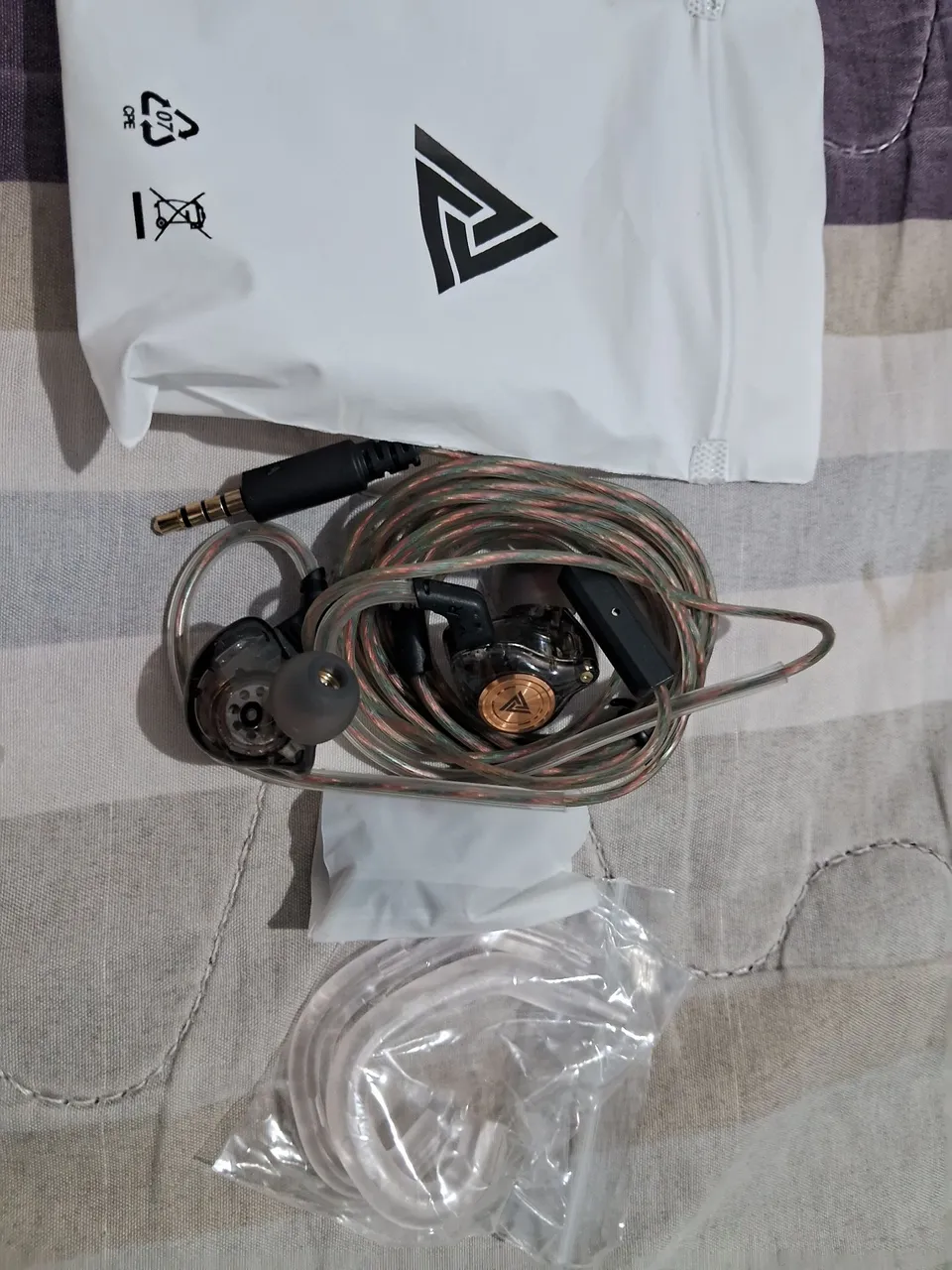 Fones de ouvido intra-auriculares