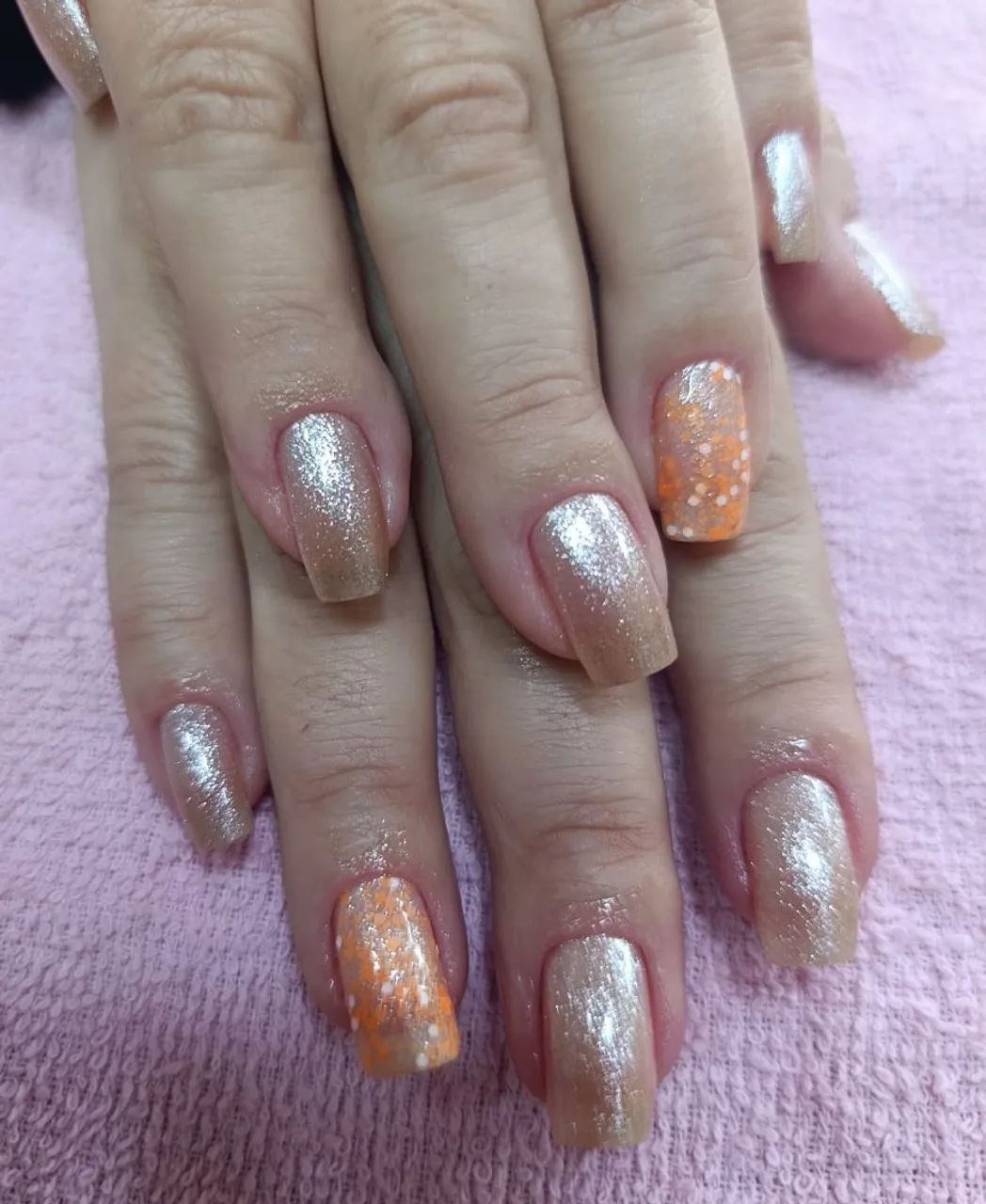 Manicure e design de sobrancelhas em domicílio  - Foto 2