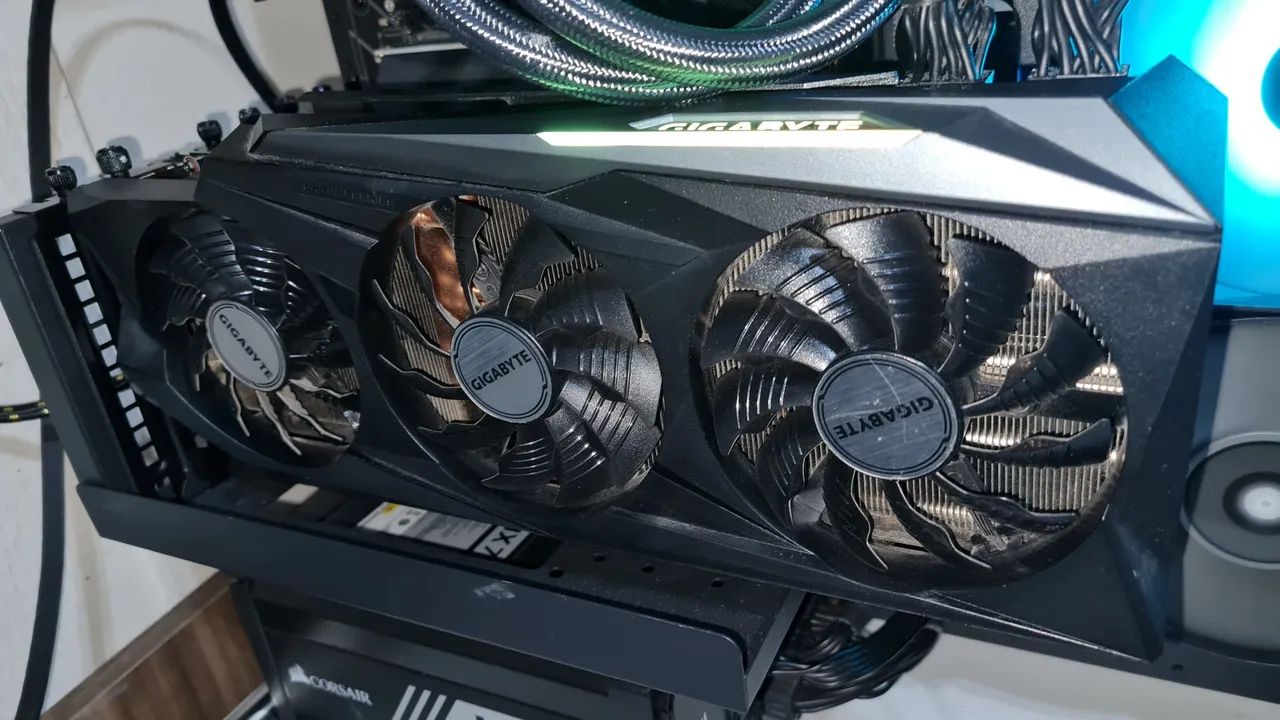 Placa de Vídeo Gigabyte RTX 3080 OC com caixa - Foto 3