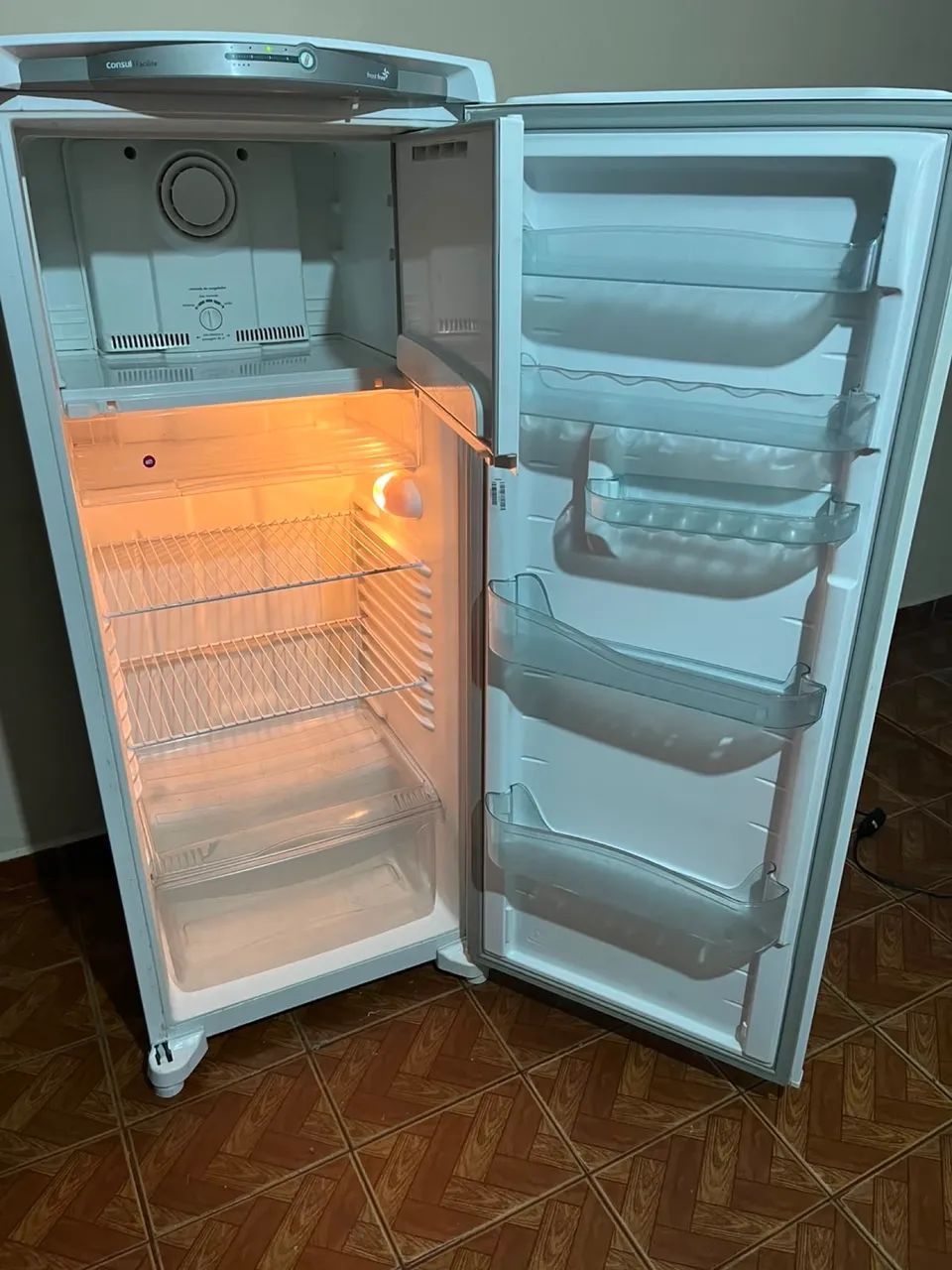 Vendo Geladeira cônsul 