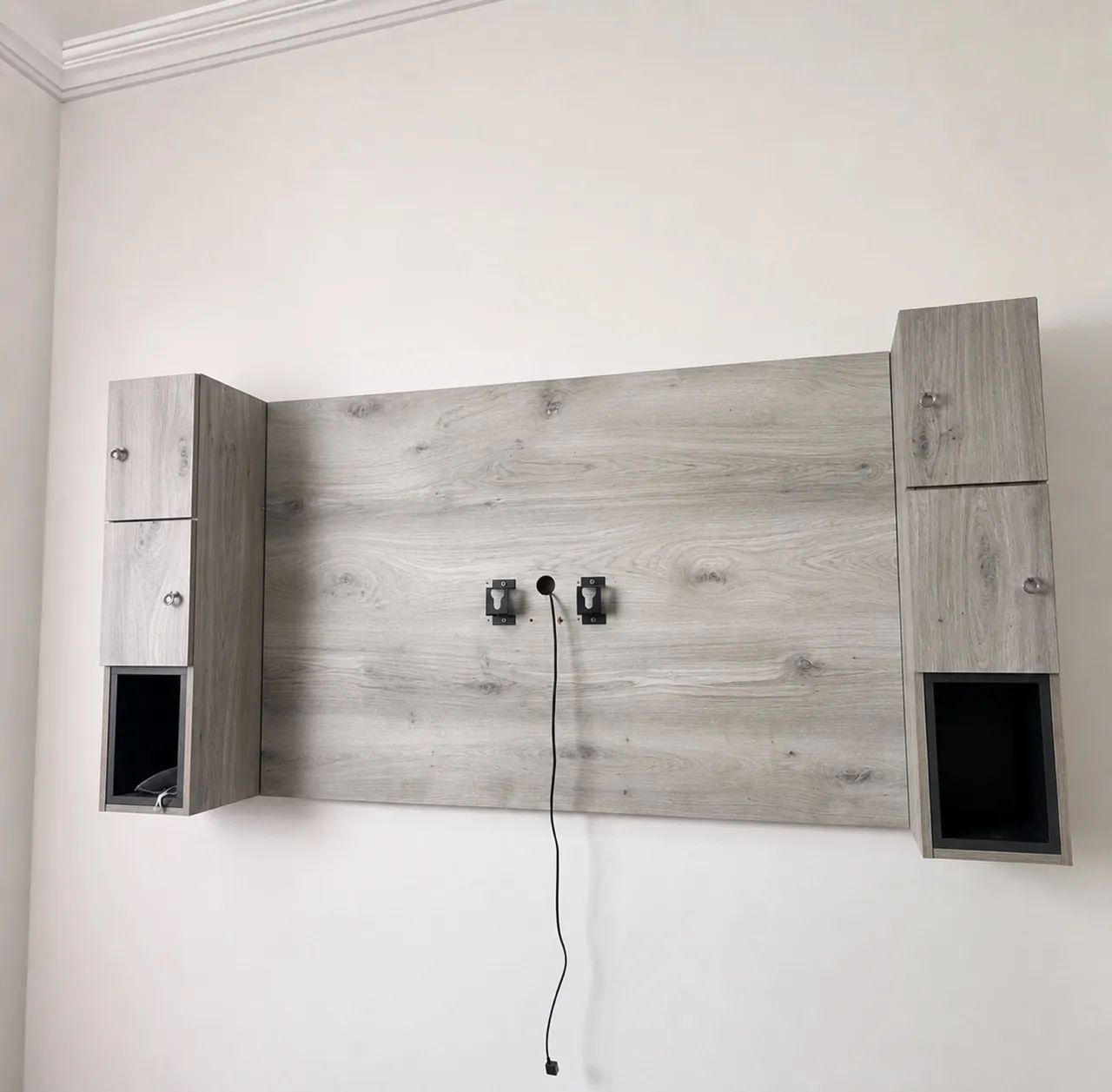 Painel para TV com ninhos 