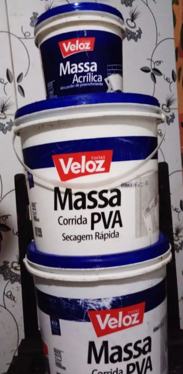 2 Balde De Massa Pva 20 Kg e 1 Balde Pequeno De Massa Acrílica 