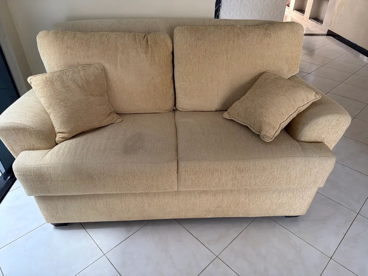 Jogo de sofás marfim em ótimo estado