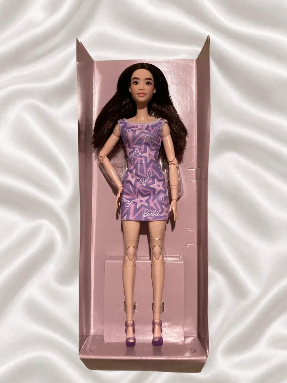 Corpo Barbie basics 06 + Cabeça Asiática