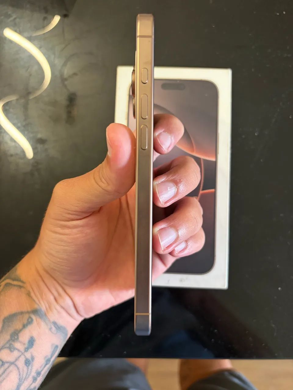 iPhone 16 pro Max 256GB completo com caixa e cabo - Foto 5