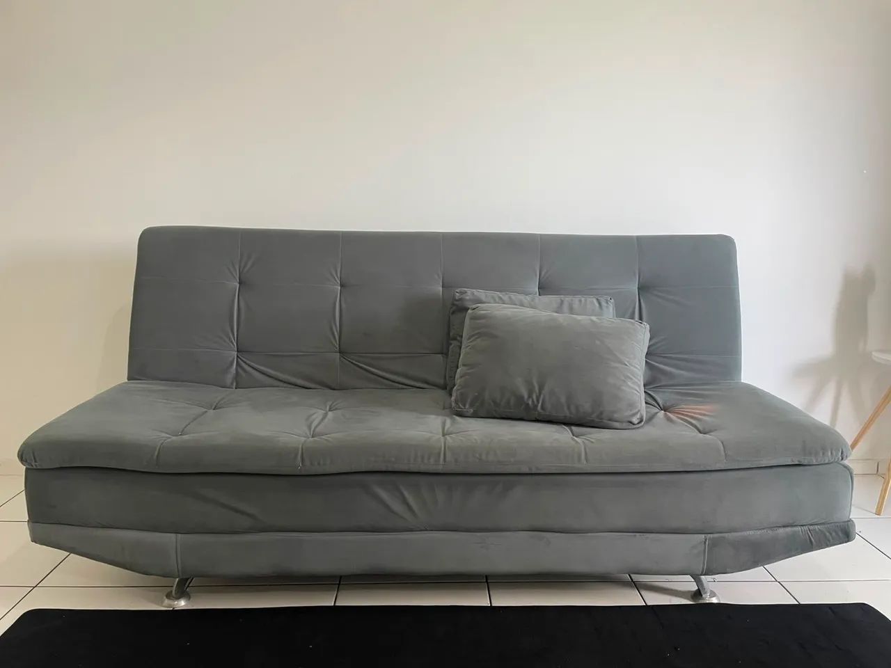 SOFÁ CAMA DE VELUDO CINZA 