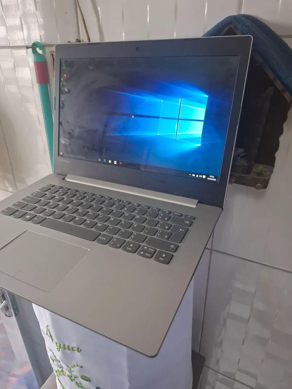 NOTEBOOK LENOVO I3 SEXTA GERAÇÃO COM 12 GIGAS E SSD DE 120 - Foto 2
