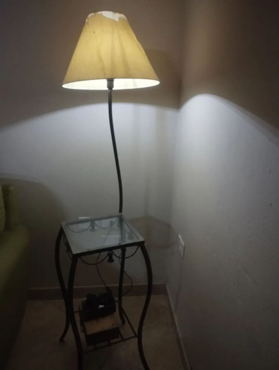 Abajur com mesa de vidro vintage  - Foto 5