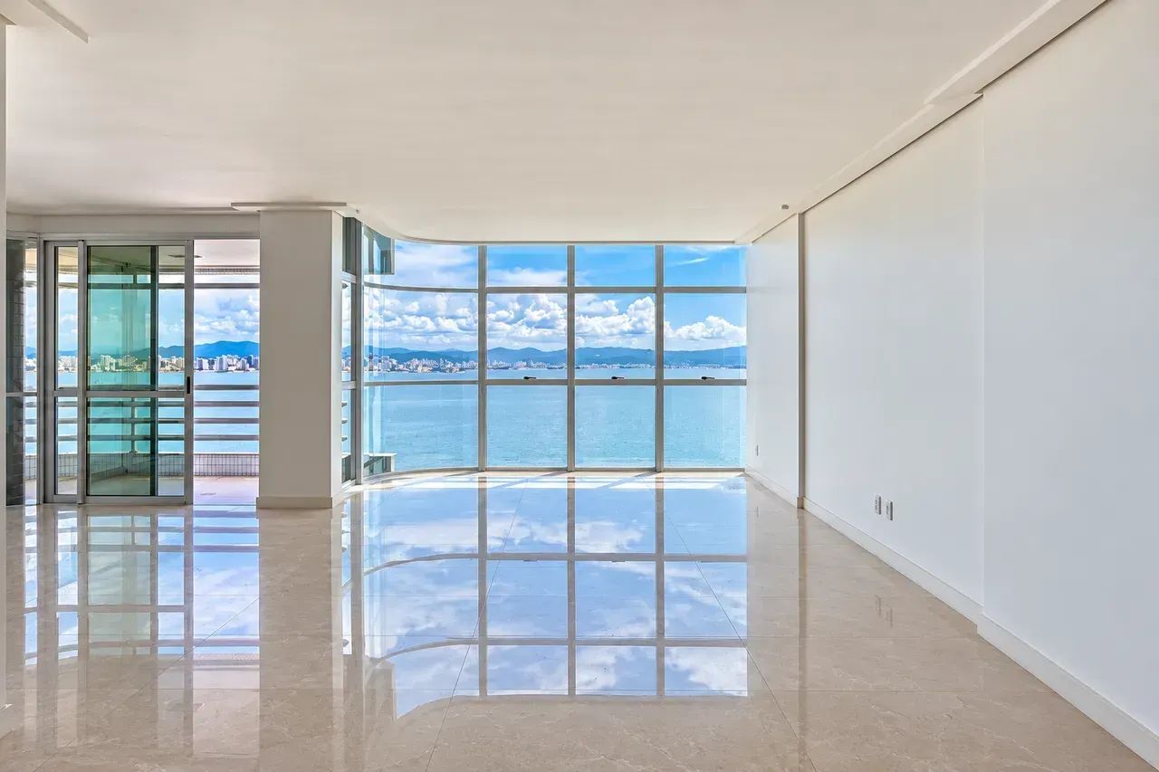 Imóvel para venda possui 211 metros quadrados com 4 quartos em Centro - Florianópolis - SC - Foto 2