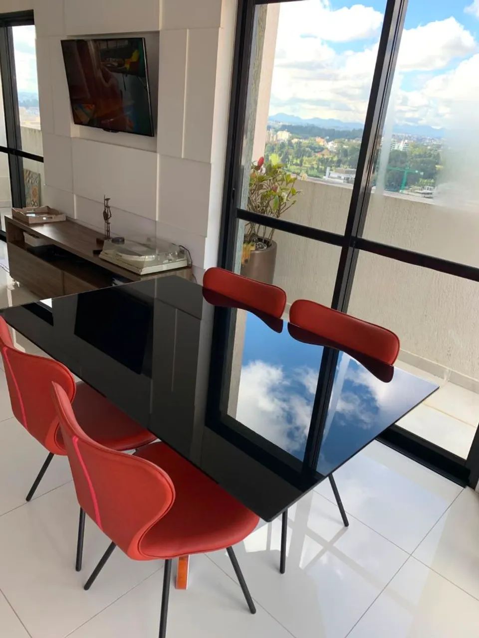 Mesa de.jantar em vidro preto