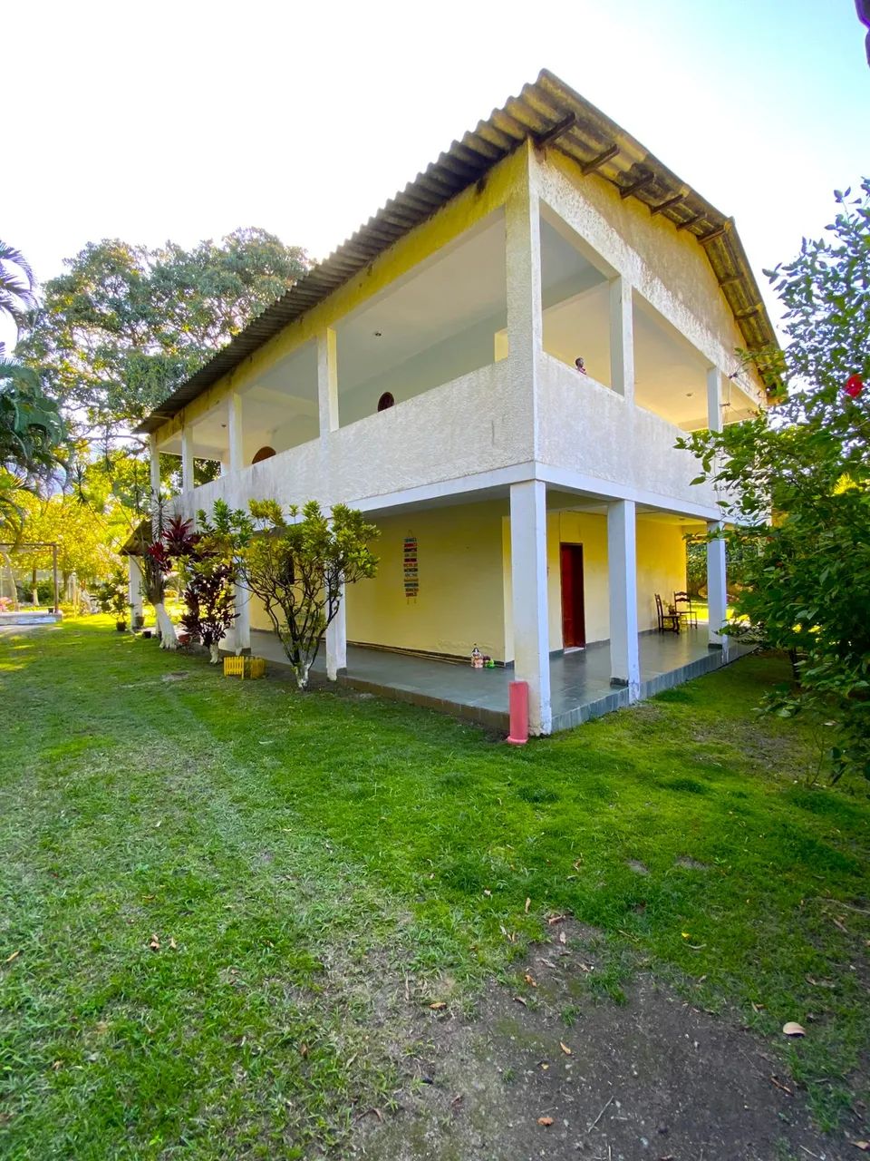 (V) Itaguaí, Sítio com casa duplex.