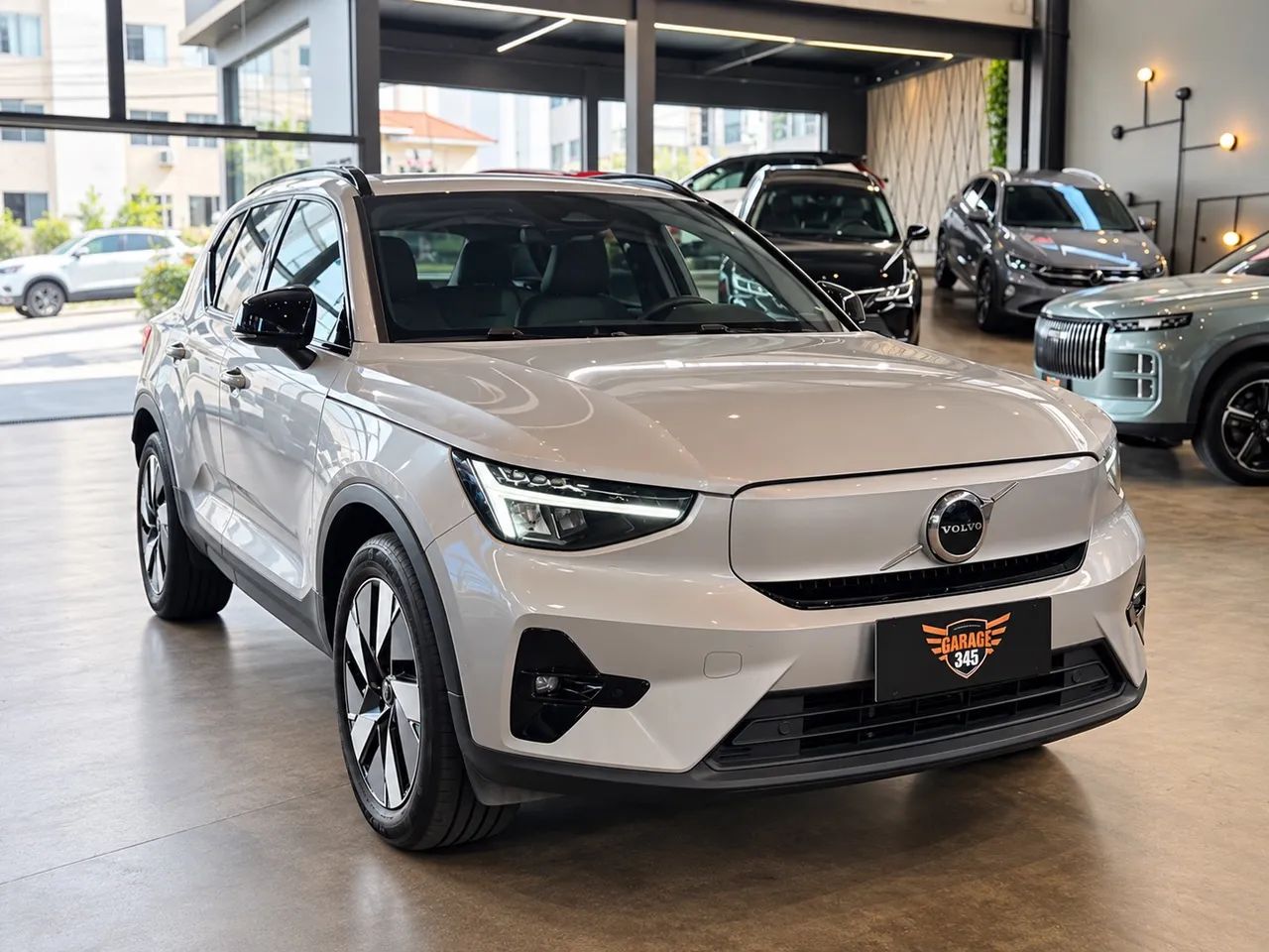 Volvo XC40 Recharge Plus (elétrico) 2024