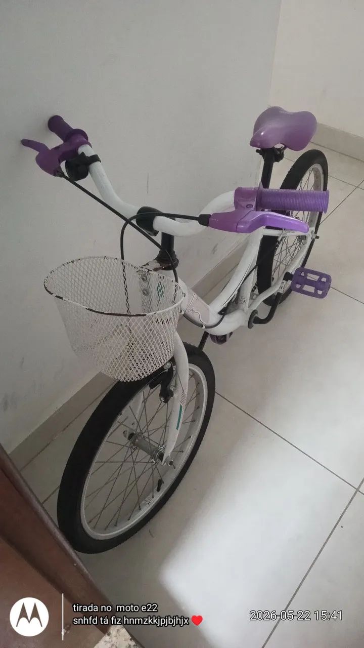 vendo uma bicicleta infantil aro20  - Foto 2