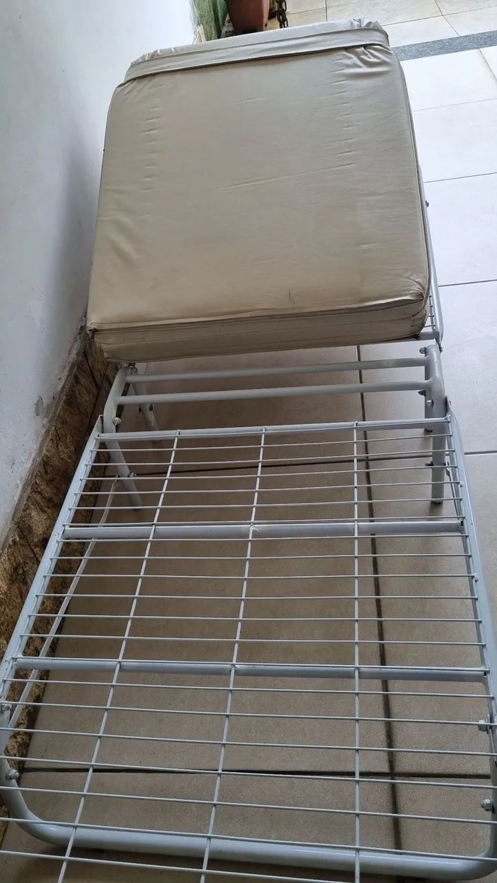 Cama dobrável c/ colchonete courino  - Foto 4