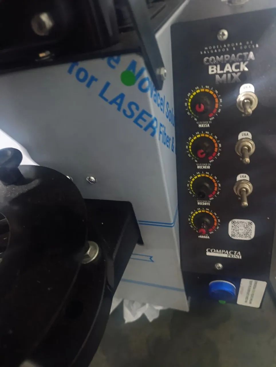Vendo máquina de salgados compacta Black  - Foto 4