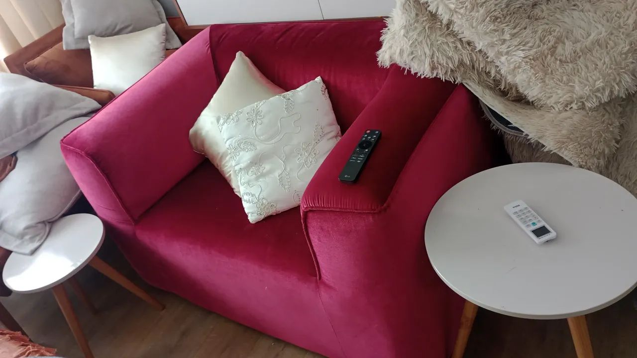 Lindo sofá 2 lugares de Griff veludo italiano