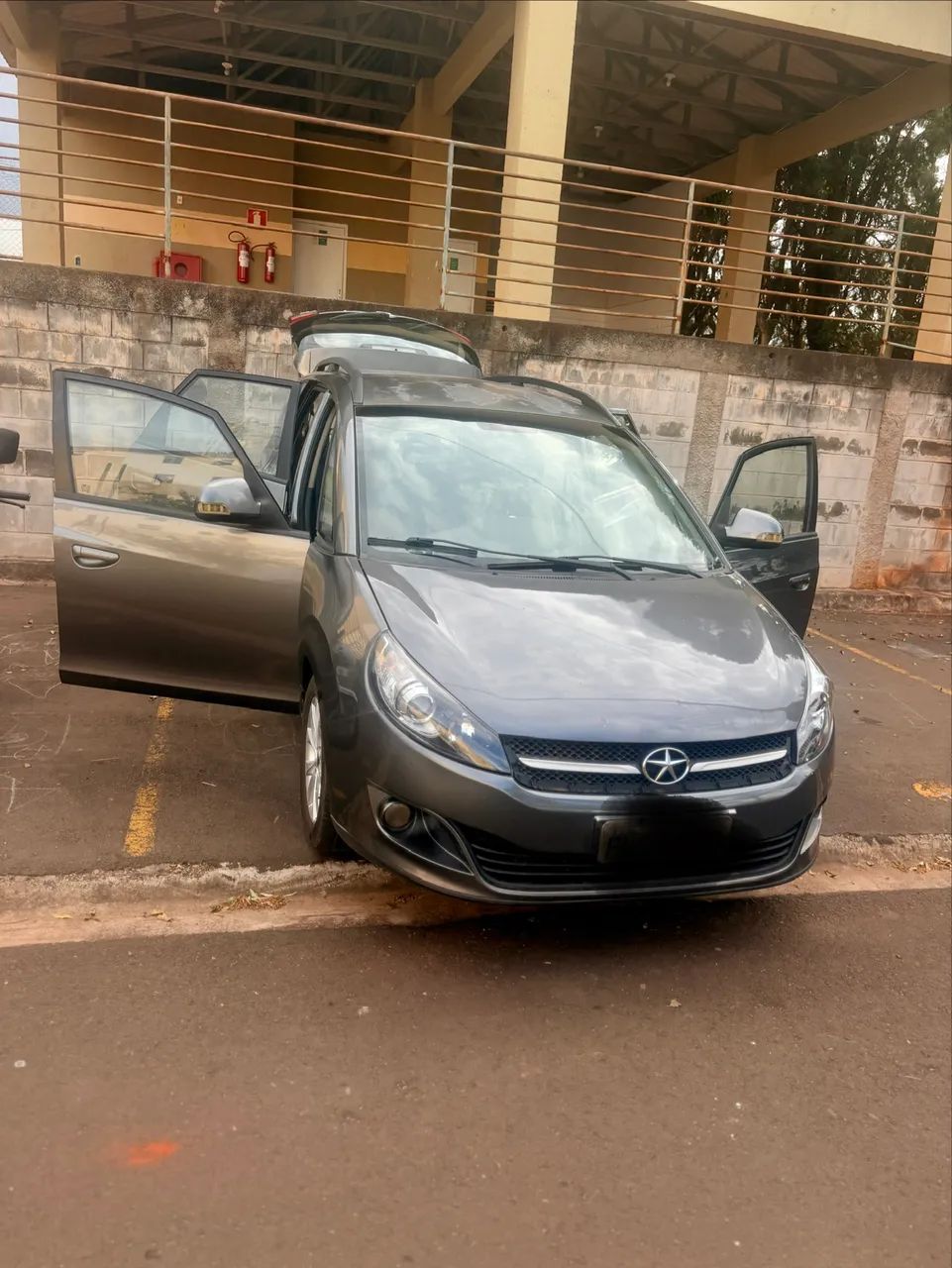 JAC J6 2.0 16V 5P Mec. 2014 - Foto 2