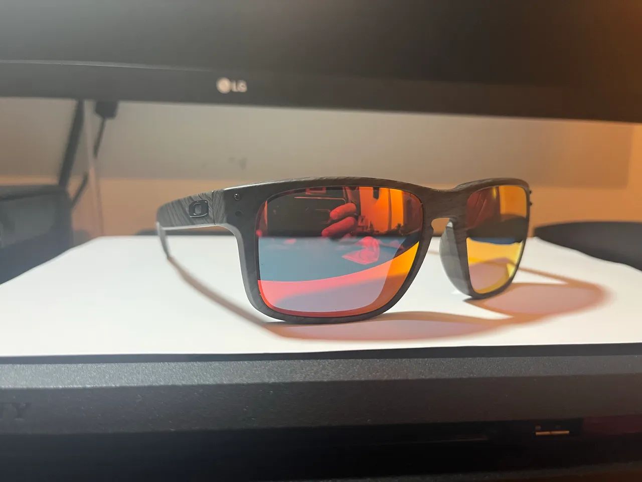 Óculos Oakley Holbrook XL Frame Woodgrain lentes  Prizm Ruby