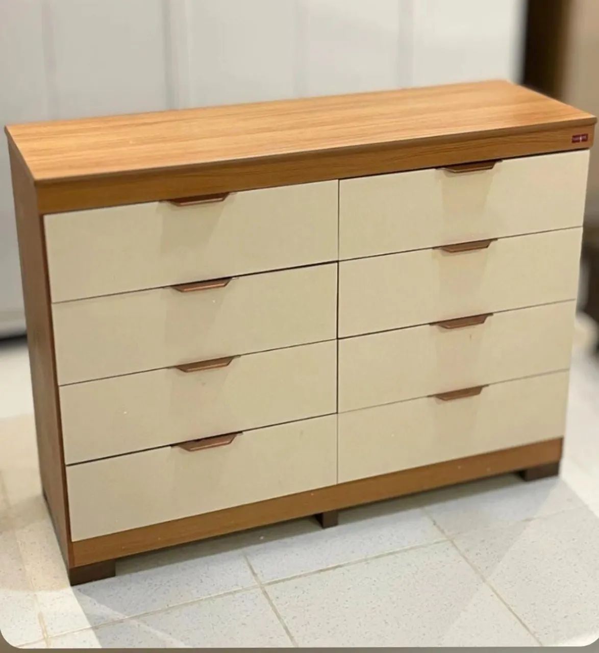 Cômoda Isadora 8 Gavetas 