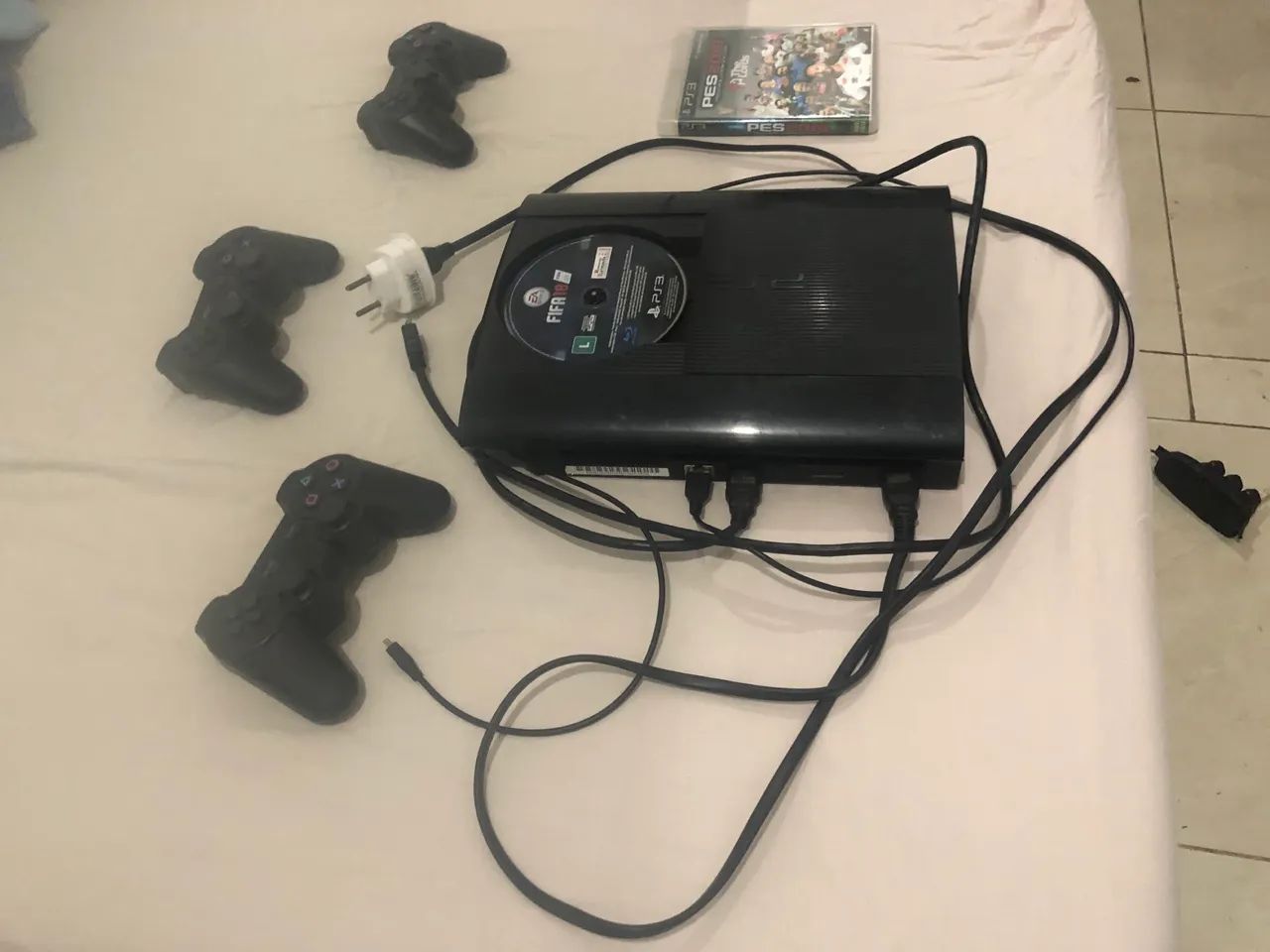 PlayStation3 com controles e jogos - Foto 2