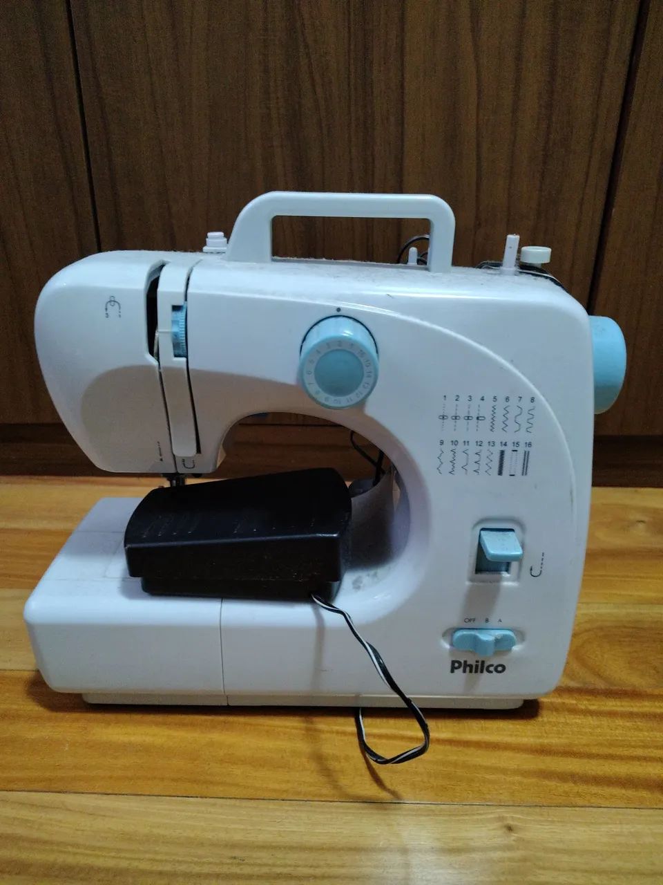Máquina de costura philco portátil 