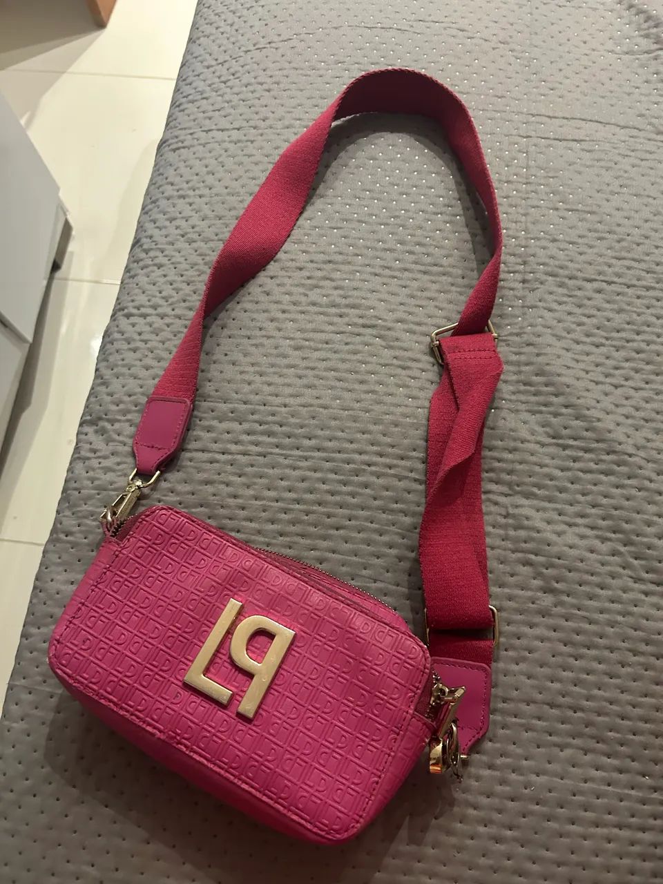 Bolsa lança perfume  - Foto 4