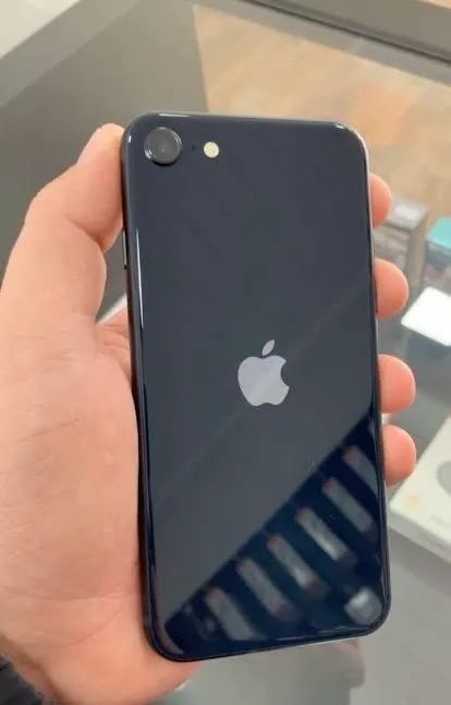 iPhone SE 2022 vendo ou troco 
