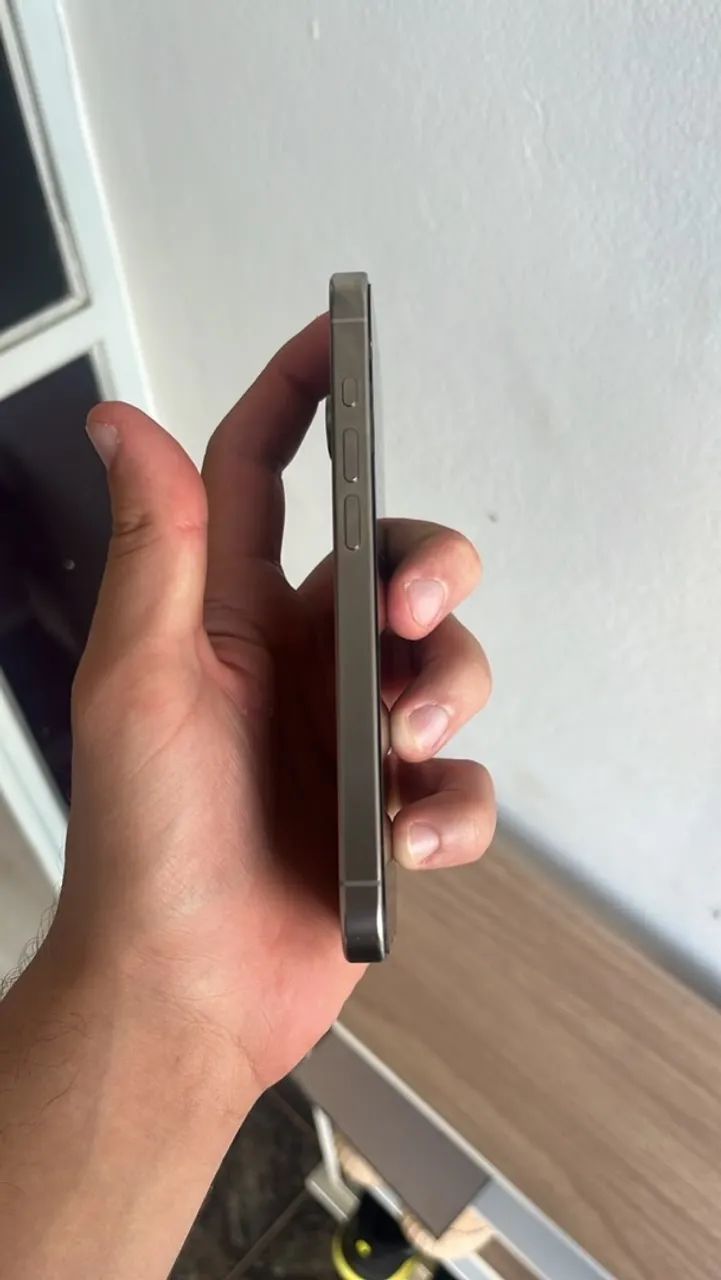 iPhone 15 Pro - Foto 3