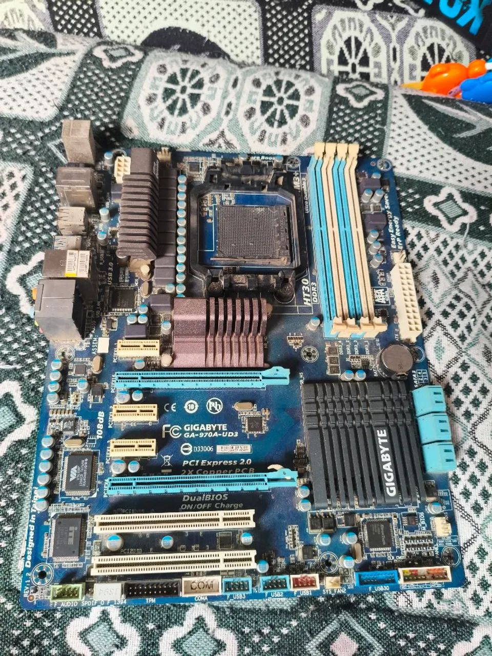 Placa-mãe Gigabyte GA-970A-UD3 - AM3+