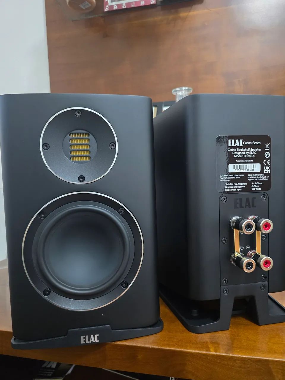 Par caixas acústicas ELAC BS 243.4 Carina Bookshelf