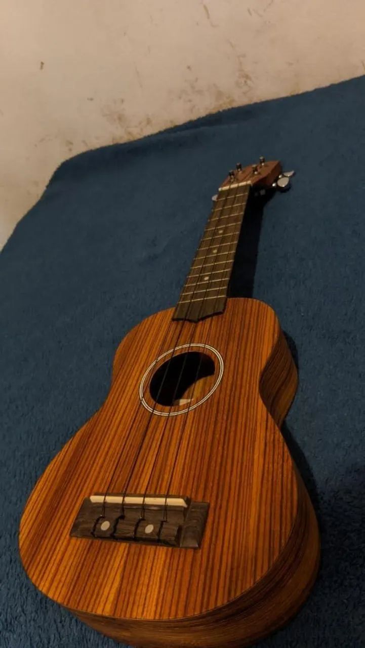 Ukulele pouco usado em otimo estado - Foto 3