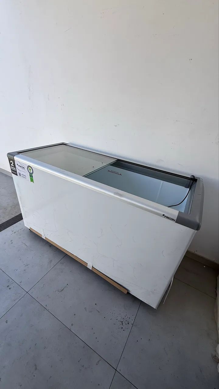Freezer horizontal Fricon 503 litros 127v tampa de vidro