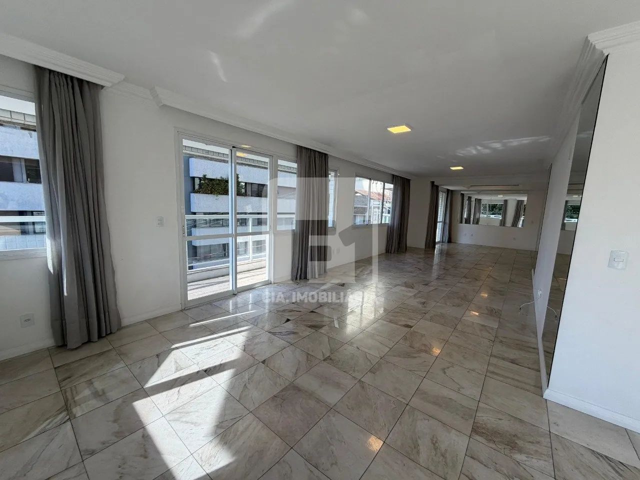 Apartamento de 4 dormitórios na Agronômica - Foto 2