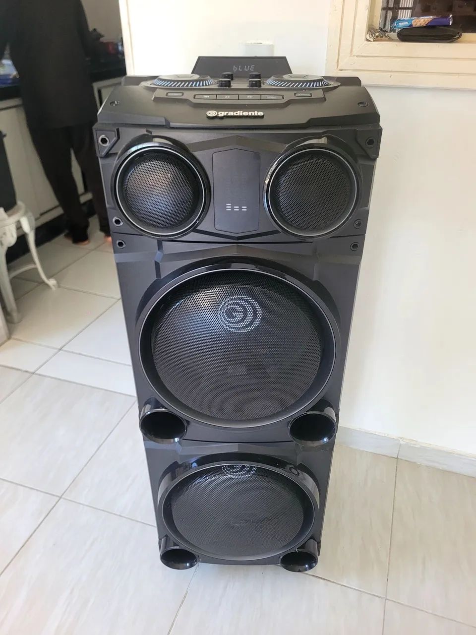 Caixa de som gradiente 1200w zerada