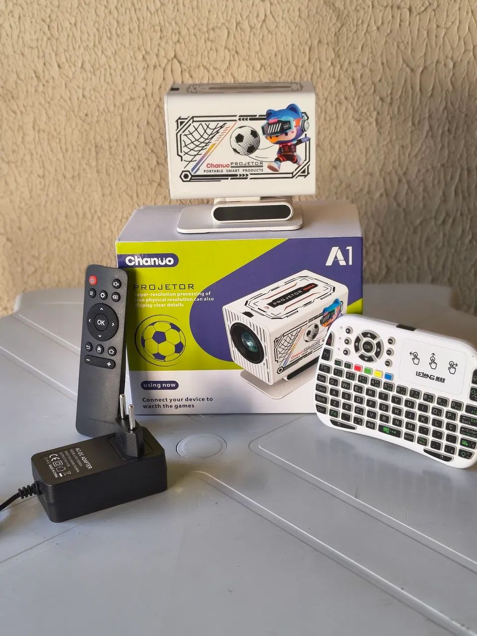 Mini Projetor Portátil 4K - Foto 4
