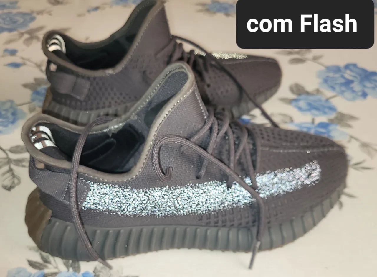 Tenis Yeezy Boost 40 - Foto 2