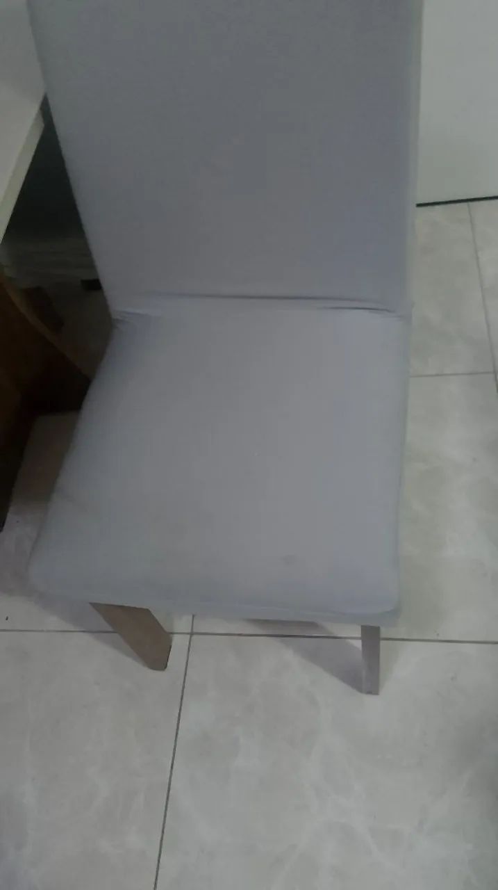 Vendo mesa 4 cadeiras 