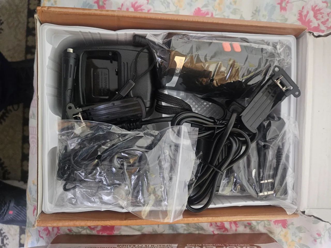Walk talk baofeng kit 2 radios para 6km - Foto 2