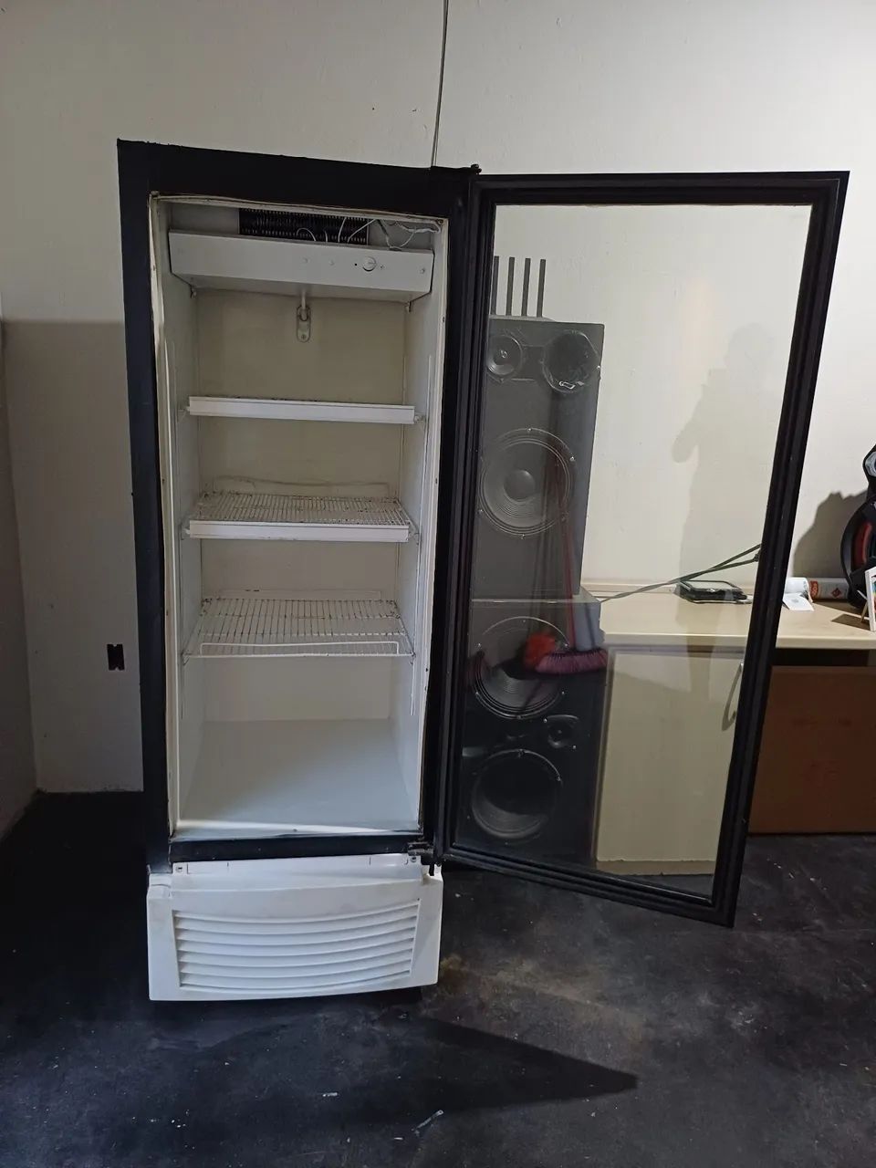 Freezer. Vertical. Expositor. Funcionando perfeitamente. 