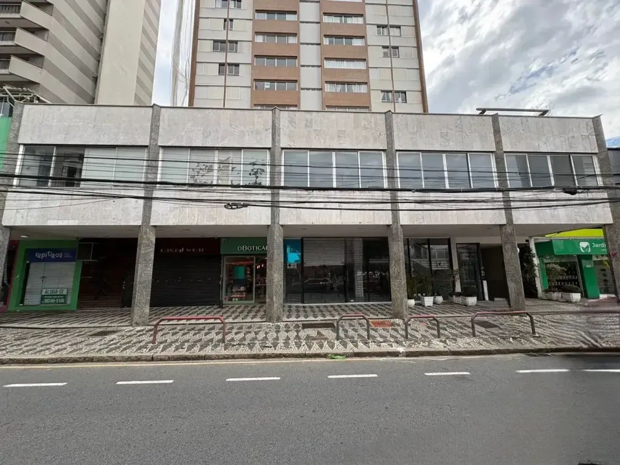 Ampla loja no miolinho do Juvevê com 431m² - Foto 2