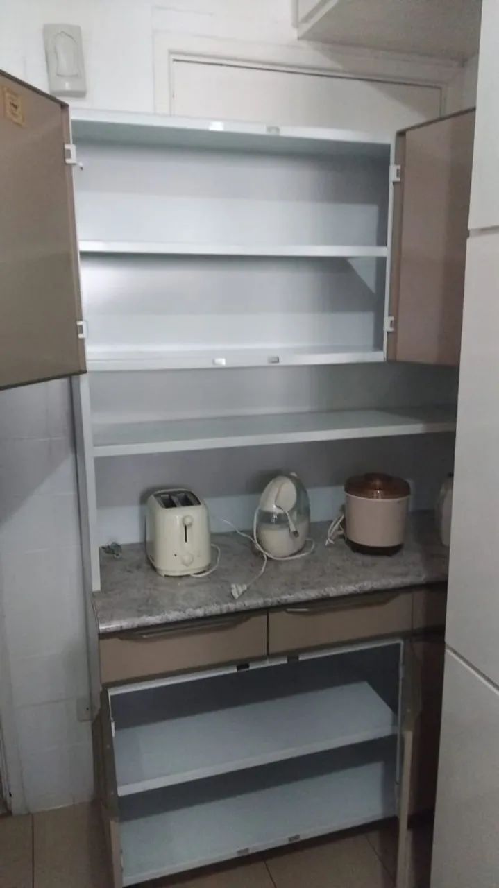 Vendo armário de aço 