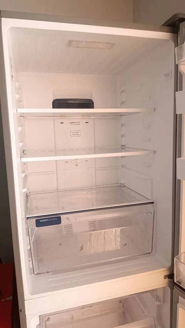 Vendo refrigerador Electrolux inverter COM DEFEITO  - Foto 3