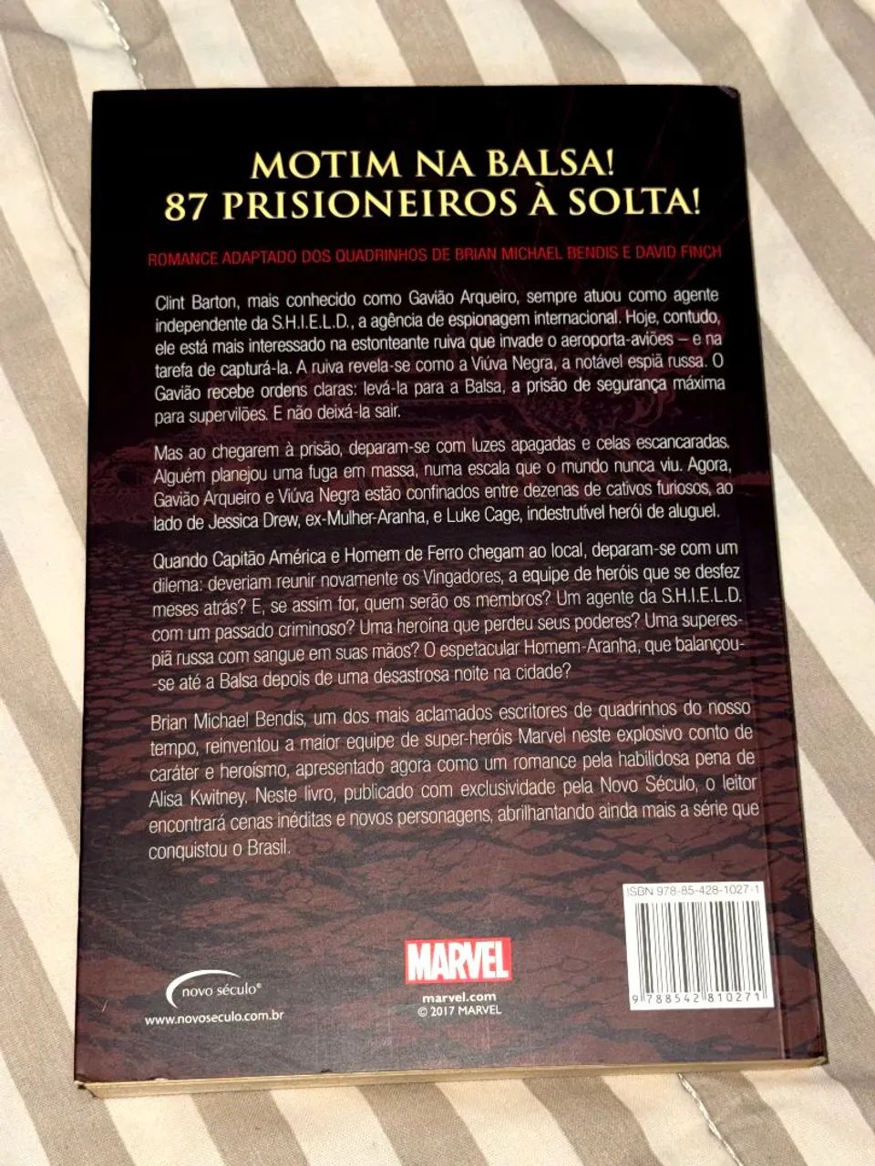 HQVingadores da Costa Oeste e Livros Novos Vingadores Motim - Marvel - Foto 4