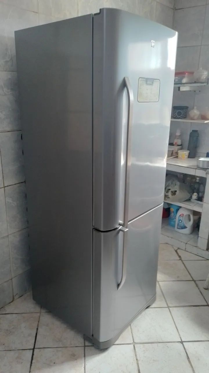 Envelopamento de Móveis, Eletrodomésticos e Películas (Residencial e Comercial)