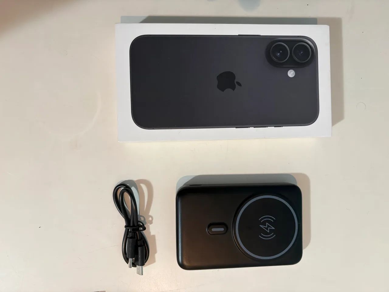 iPhone 16e 本体 256GB バッテリー容量100% iPhone 16 バッテリー容量100％ SIMフリー 256GB 6.1インチ A18チップ