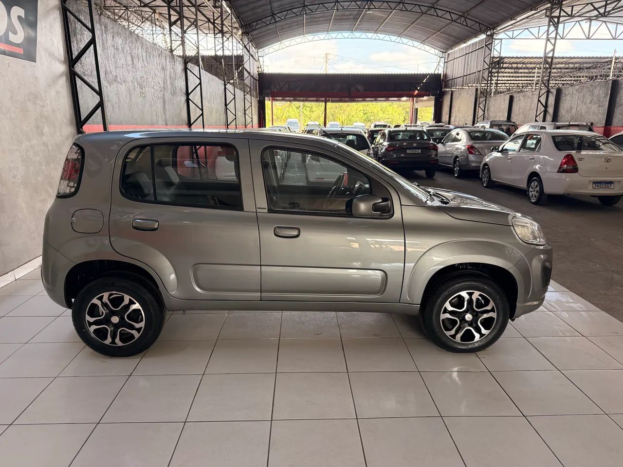 Fiat Uno Attractive 1.0 Flex 6V 5P 2017 - Foto 4