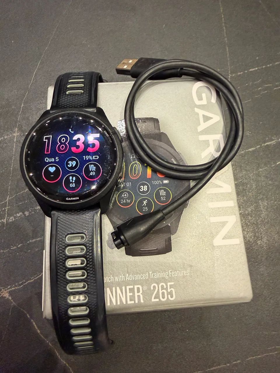 Vendo Garmin Forerunner 265, 1 ano de uso, excelente estado. 