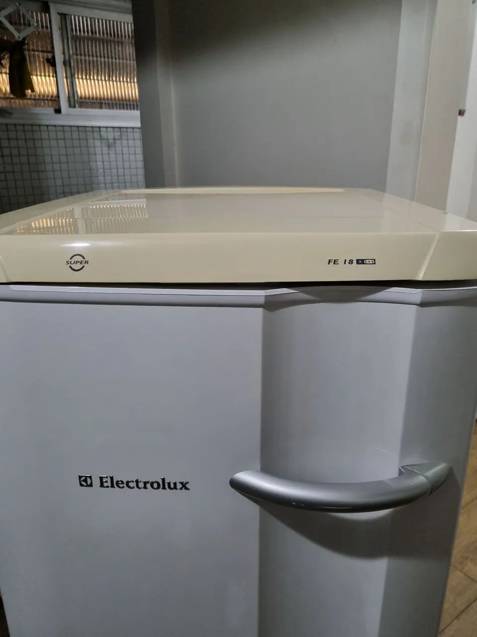 Freezer eletrolux FE18 145 litros - Foto 3
