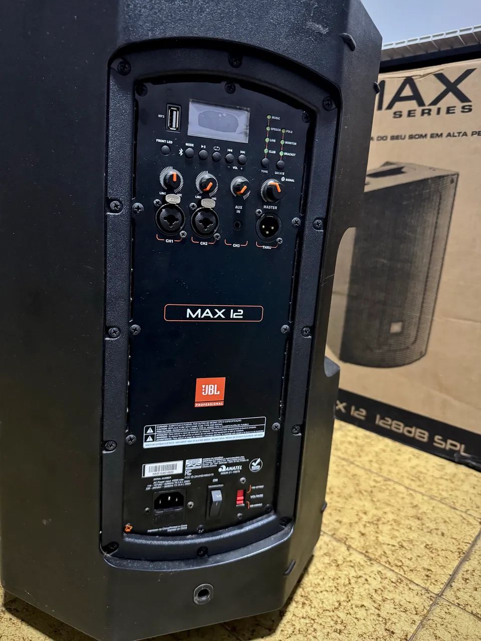 Vendo Caixa PROFISSIONAL JBL SERIES MAX12  - Foto 3